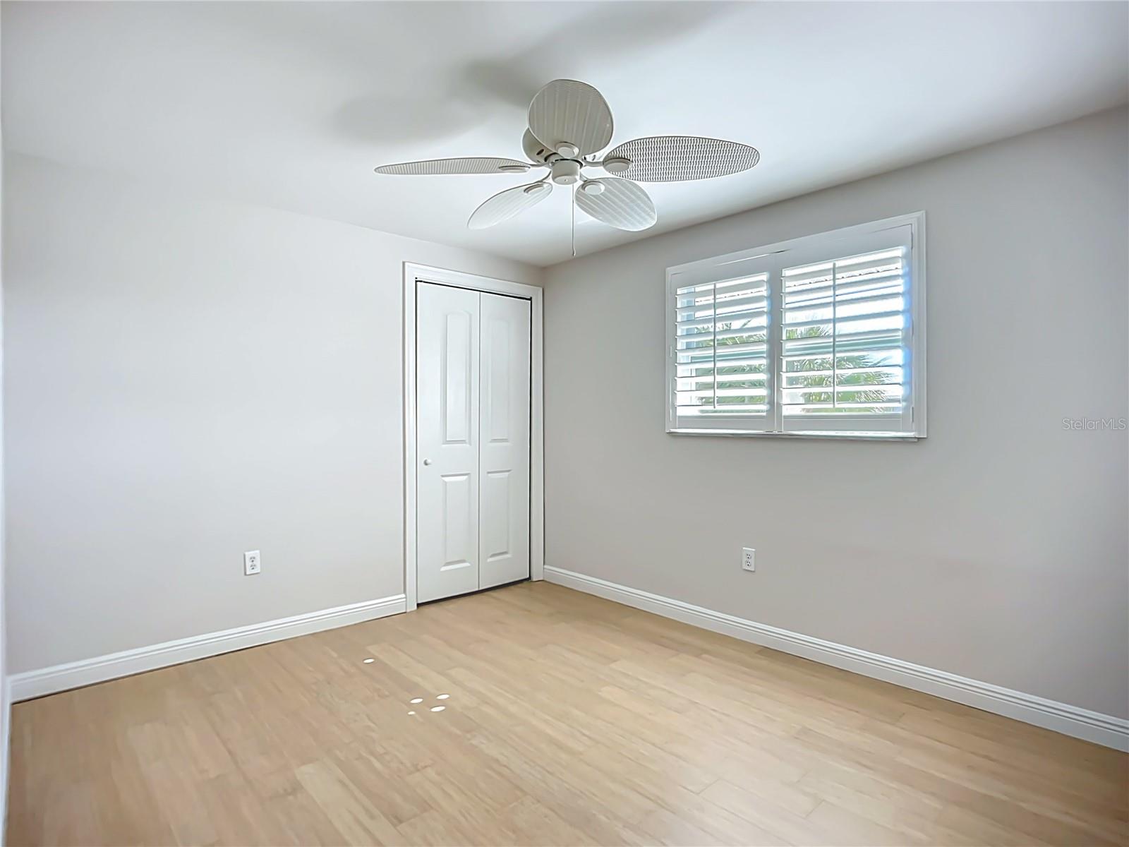 Listing photo id 27 for 607 Emerald Lane