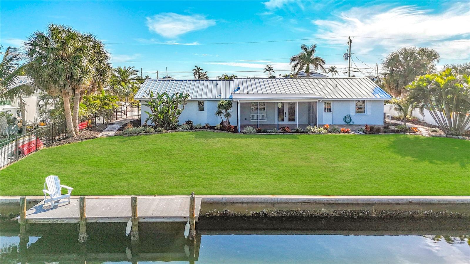 Listing photo id 31 for 607 Emerald Lane