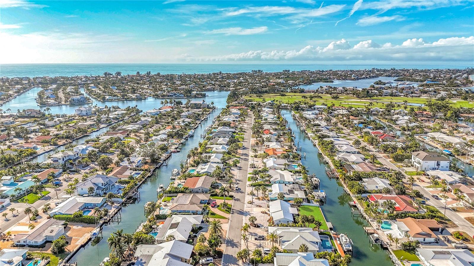 Listing photo id 42 for 607 Emerald Lane