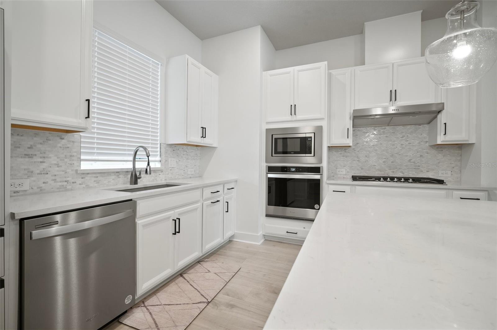 Image 22 of 40 For 2511 Grady Avenue 43