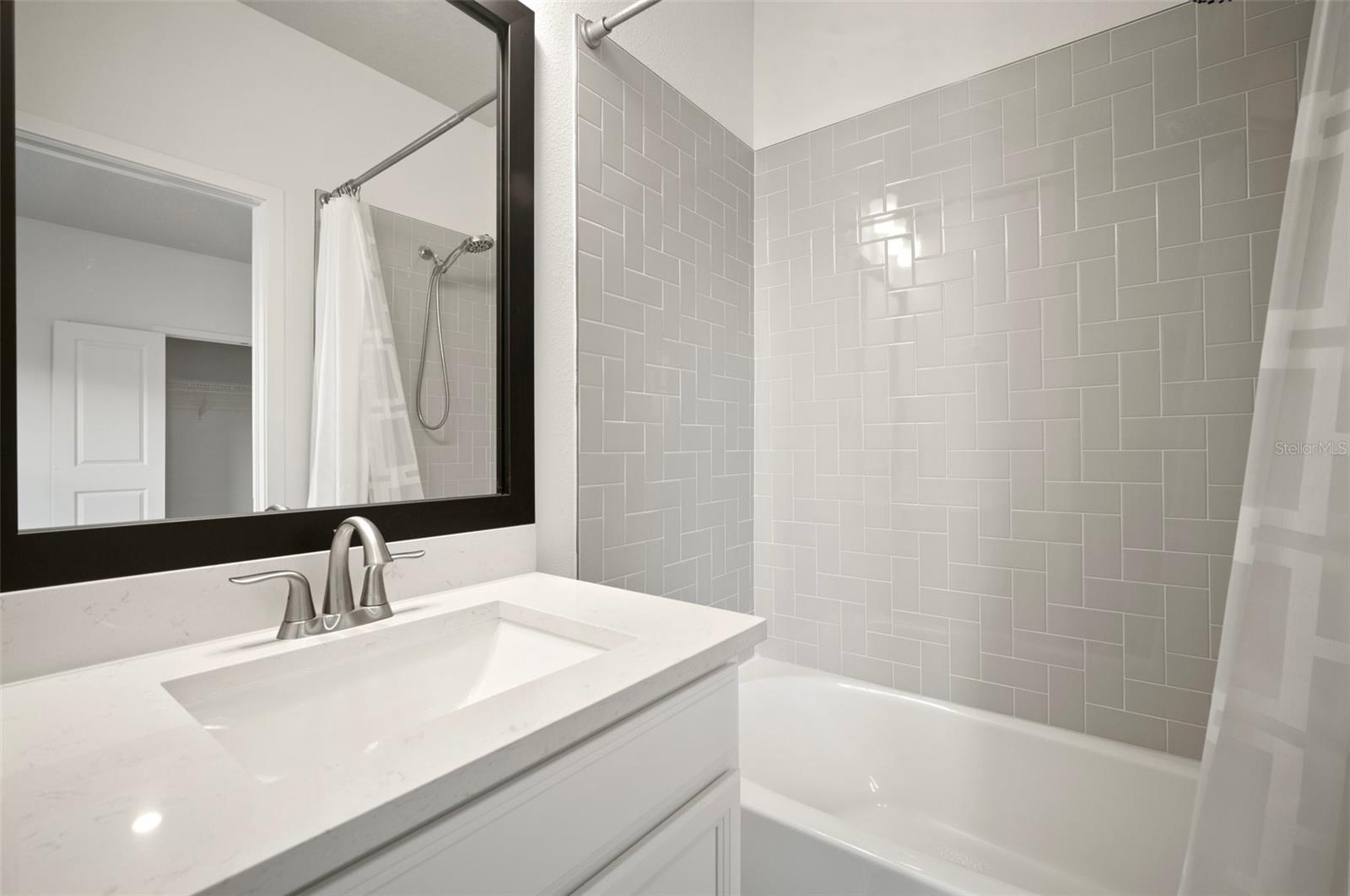 Image 32 of 40 For 2511 Grady Avenue 43