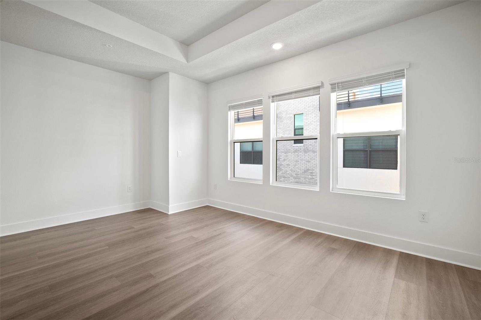 Image 35 of 40 For 2511 Grady Avenue 43