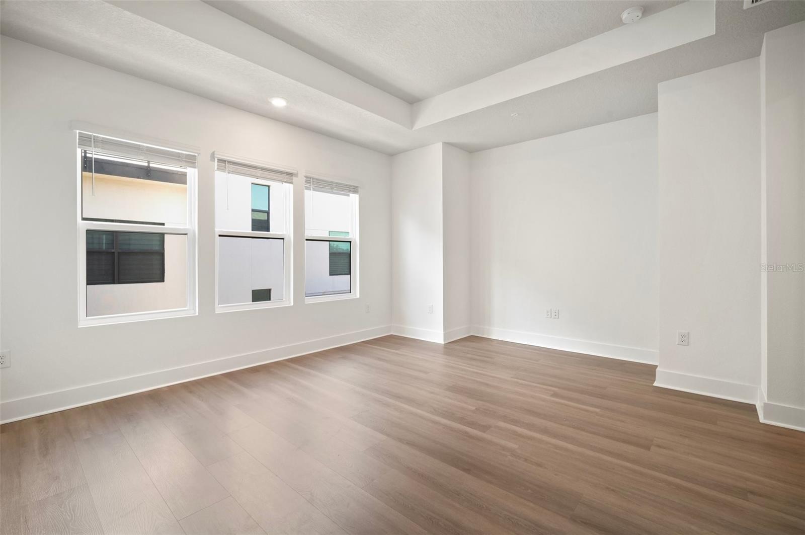 Image 38 of 40 For 2511 Grady Avenue 43