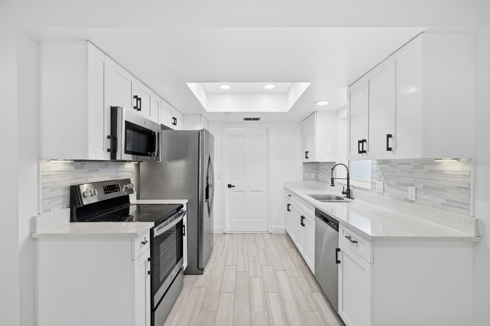 Image 6 of 23 For 858 Concord Lane