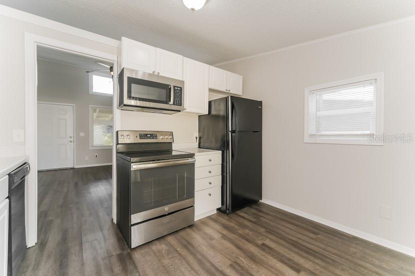 Image 11 of 21 For 559 Martin Place Boulevard