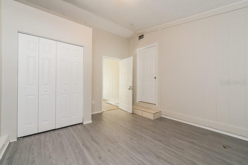 Image 15 of 21 For 559 Martin Place Boulevard