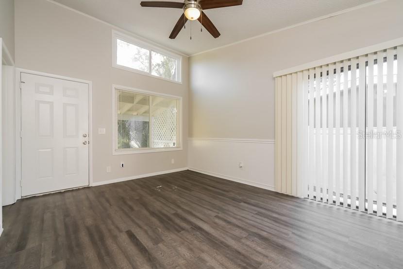 Image 9 of 21 For 559 Martin Place Boulevard