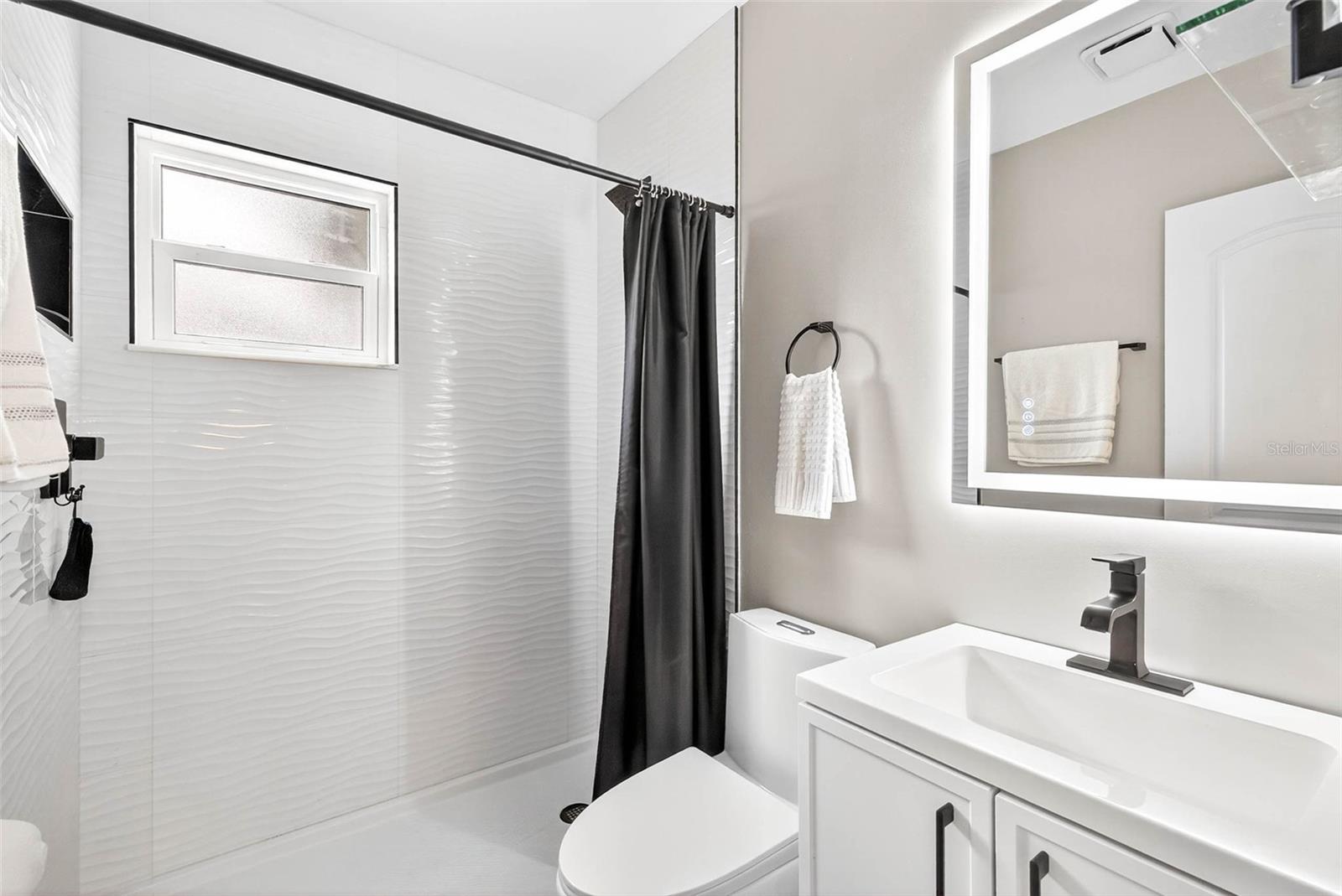 Image 12 of 32 For 5519 Commonwealth Avenue N