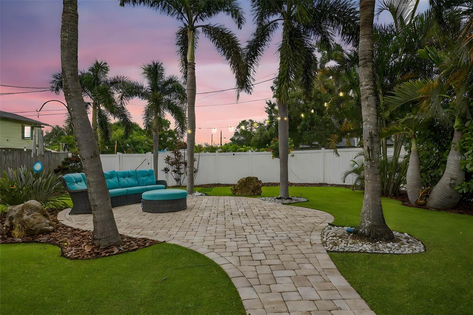 Image 21 of 32 For 5519 Commonwealth Avenue N