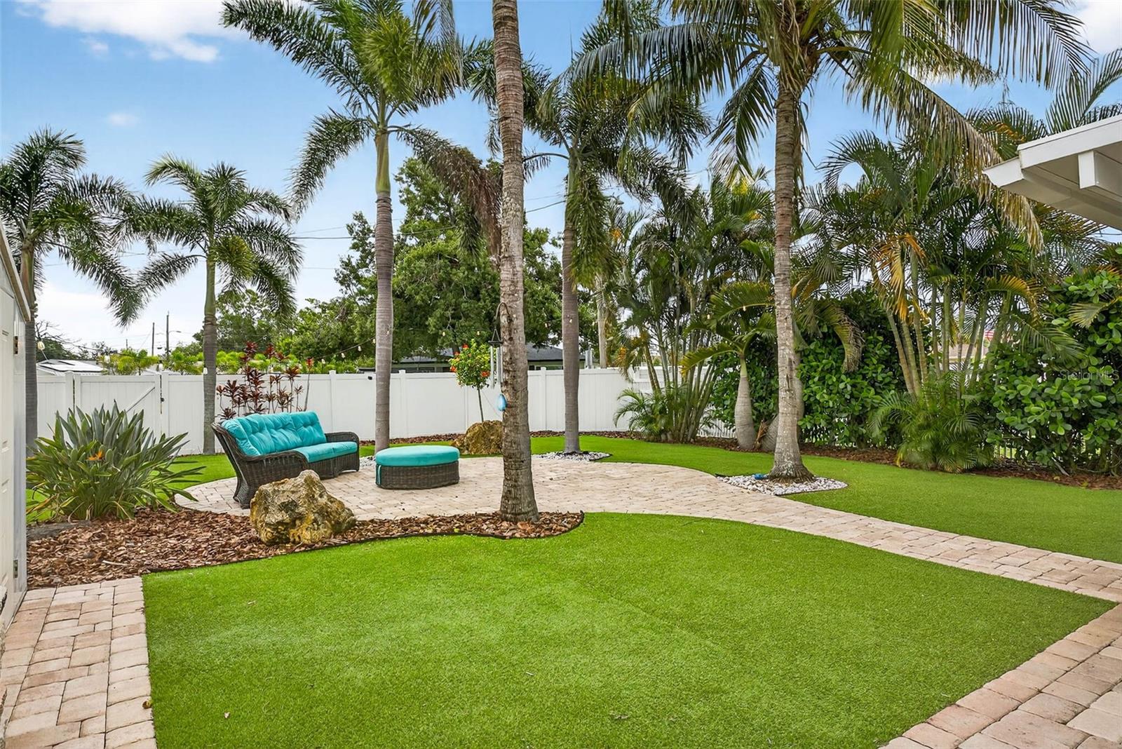 Image 22 of 32 For 5519 Commonwealth Avenue N