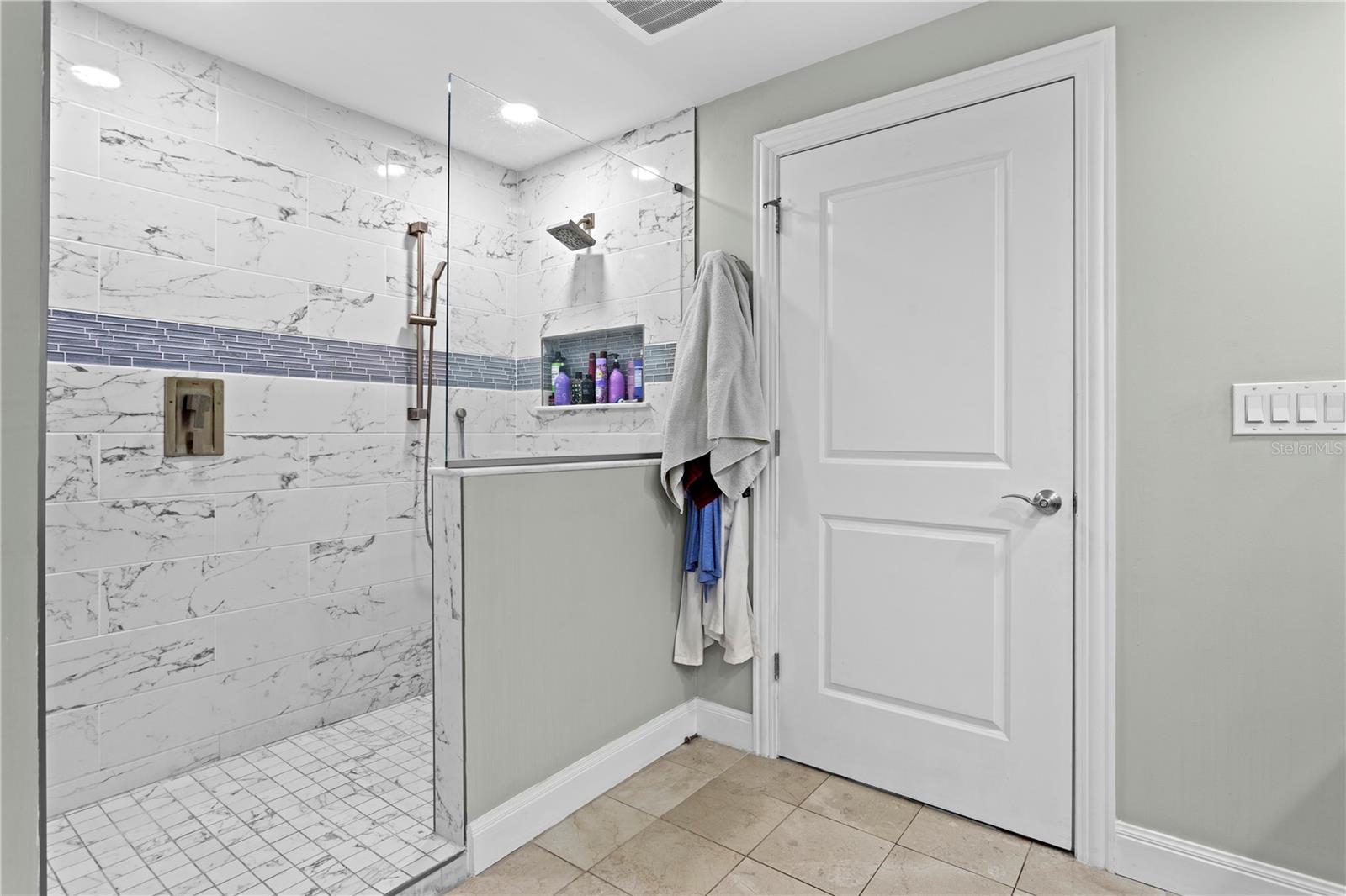 Image 15 of 52 For 450 Knights Run Avenue 503