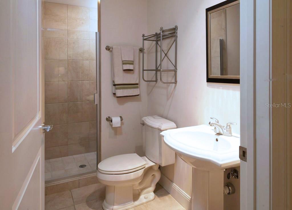 Image 17 of 52 For 450 Knights Run Avenue 503