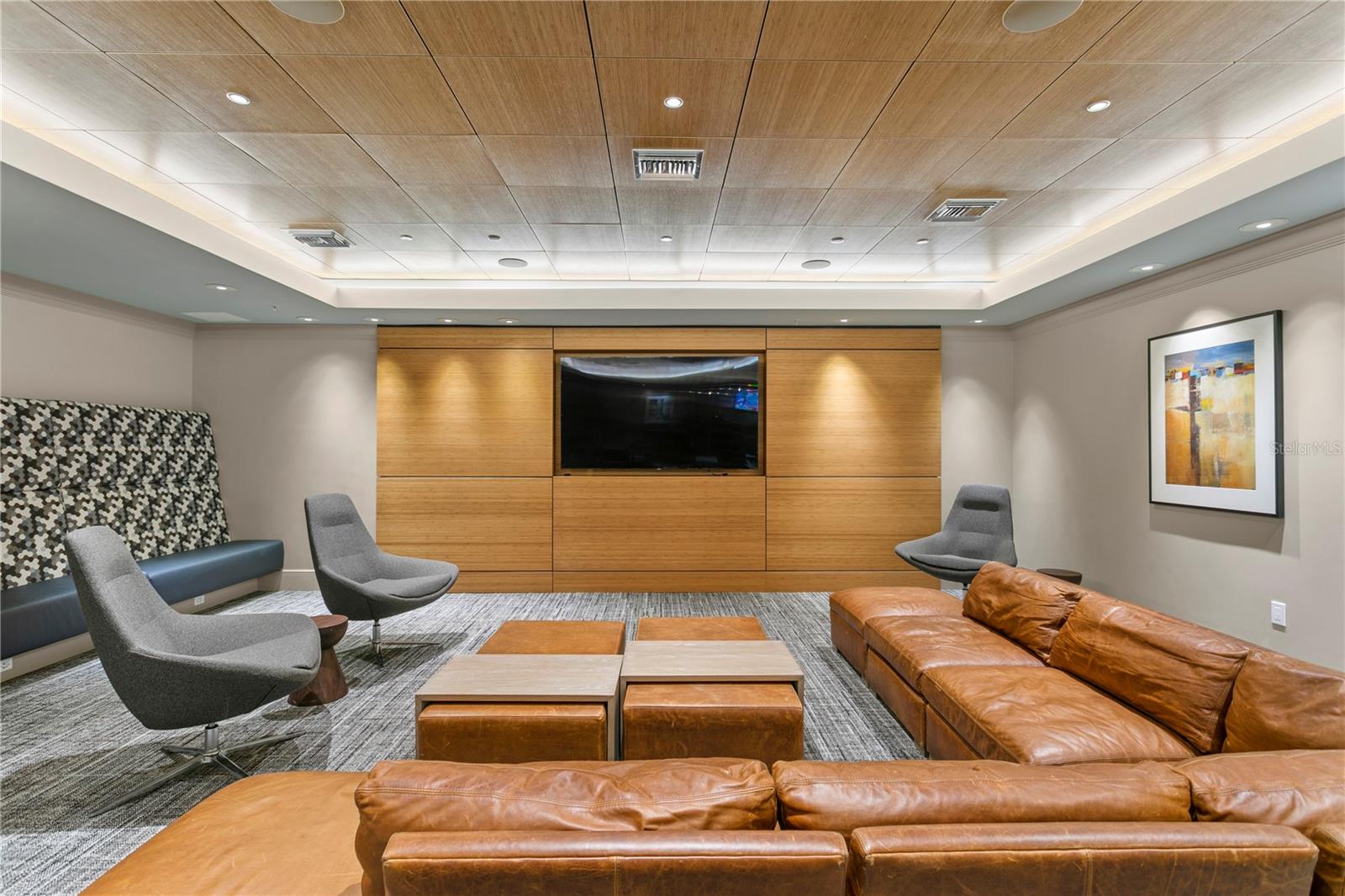 Image 28 of 52 For 450 Knights Run Avenue 503