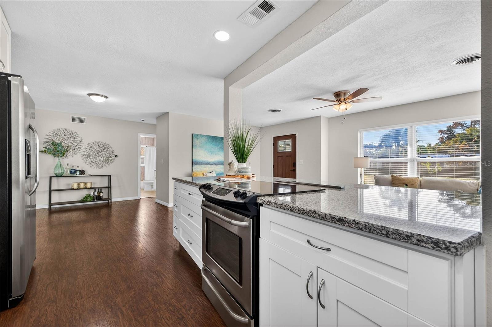 Image 11 of 36 For 1800 Magnolia Drive