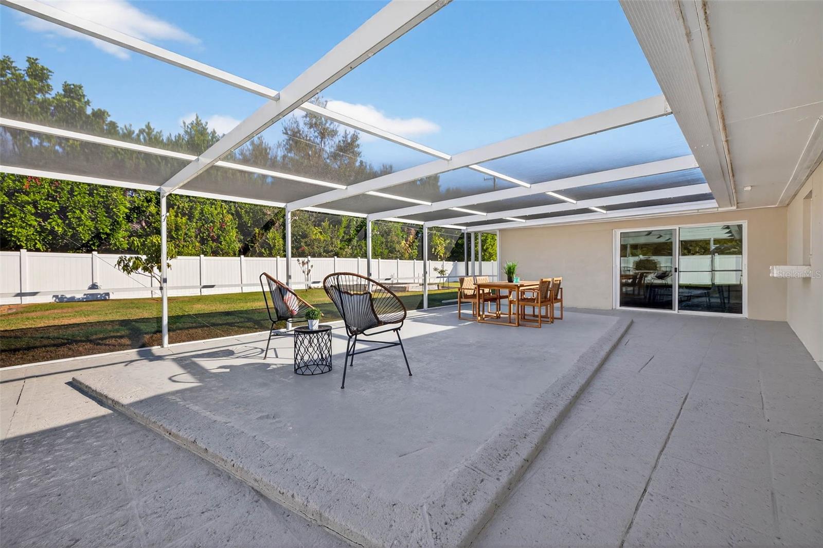 Image 26 of 36 For 1800 Magnolia Drive