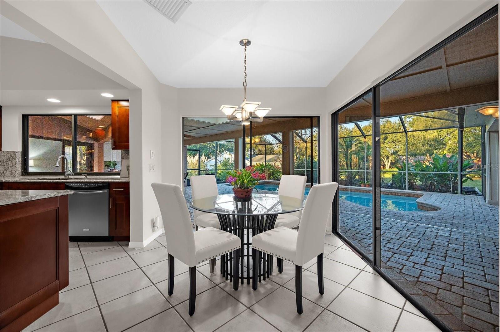 Listing photo id 14 for 2309 Landing Way