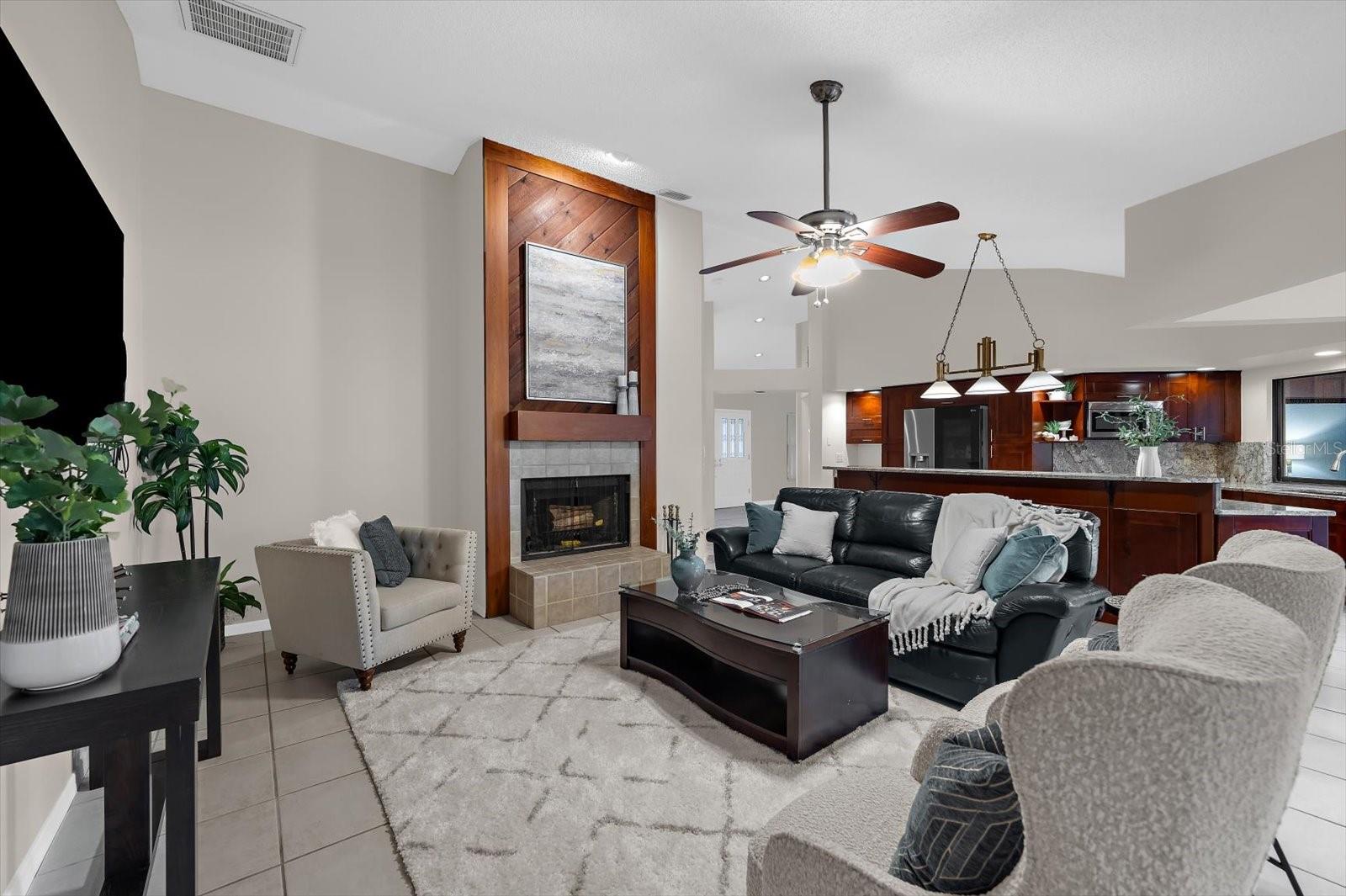 Listing photo id 15 for 2309 Landing Way