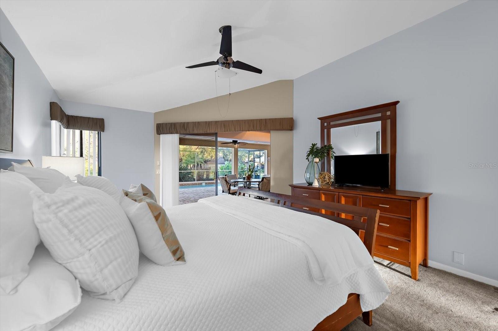 Listing photo id 24 for 2309 Landing Way