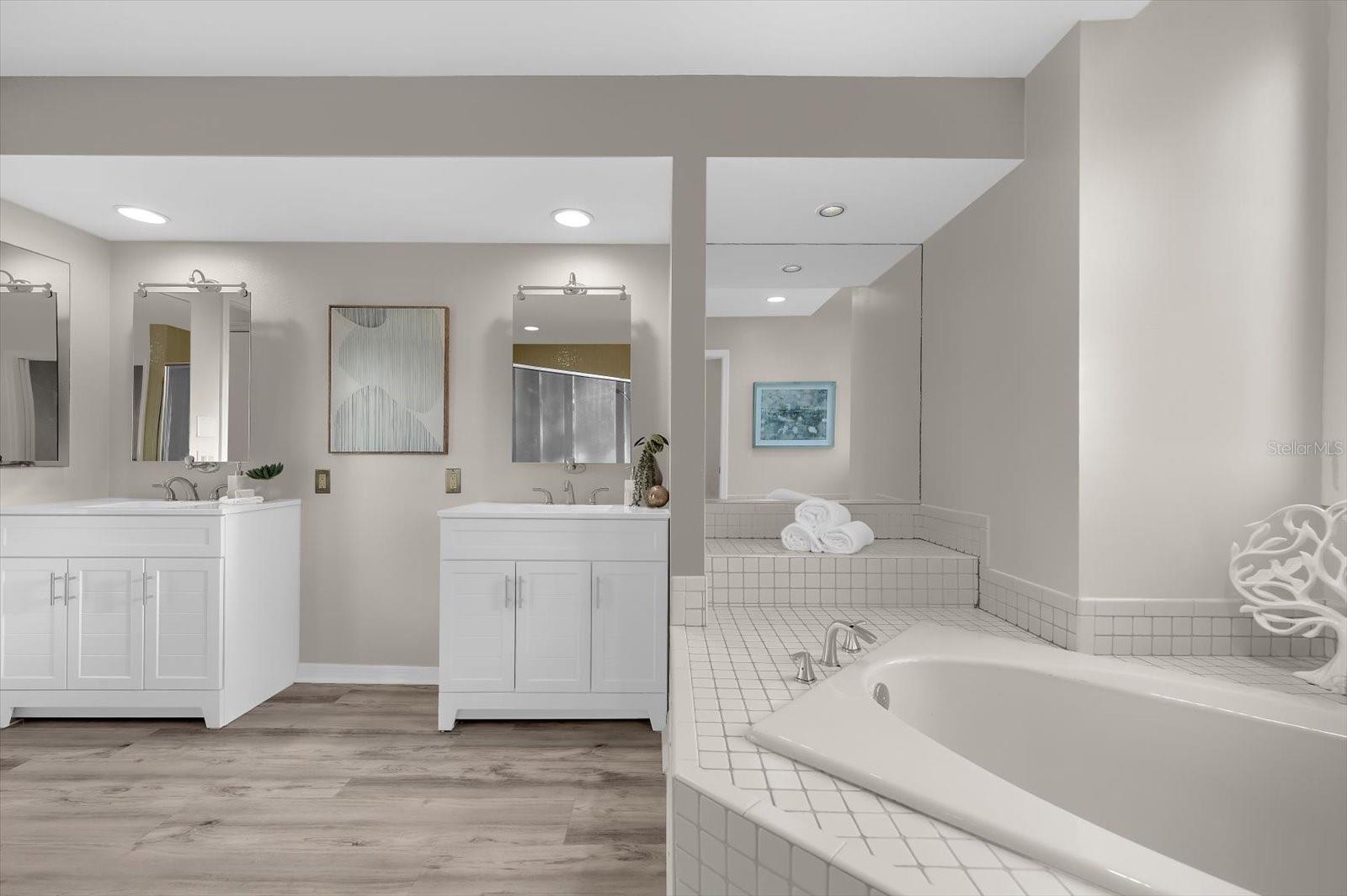 Listing photo id 26 for 2309 Landing Way