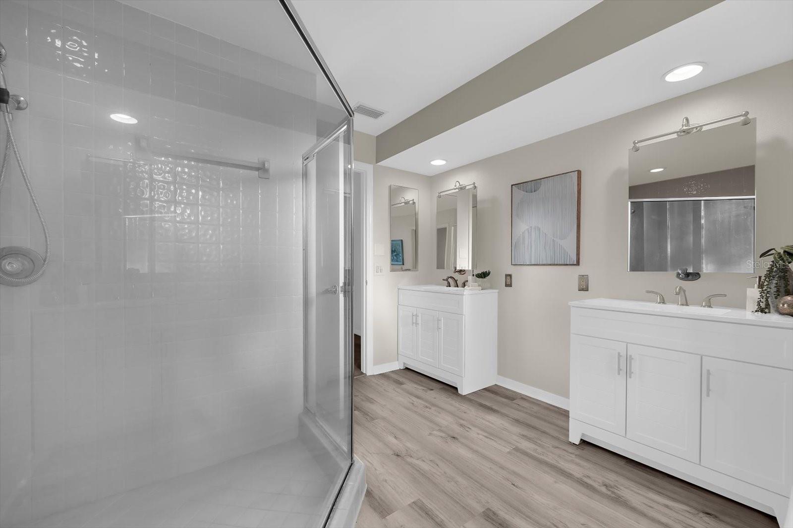 Listing photo id 27 for 2309 Landing Way