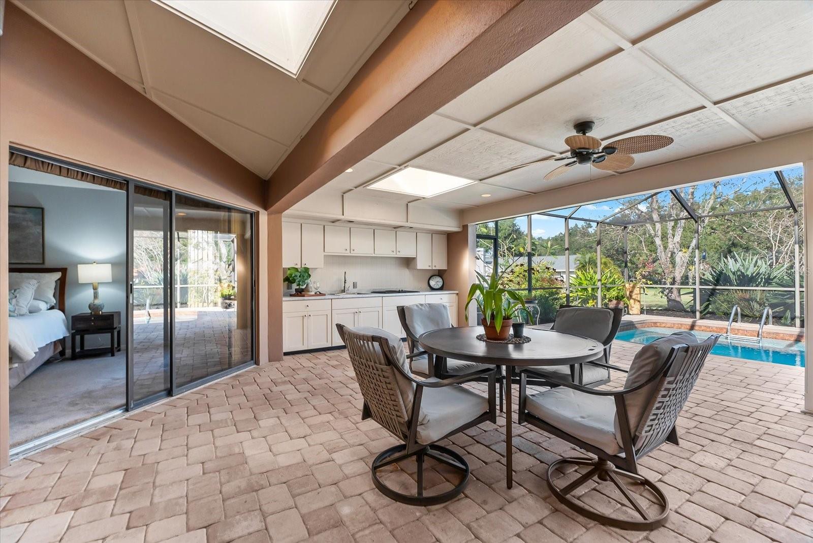 Listing photo id 36 for 2309 Landing Way