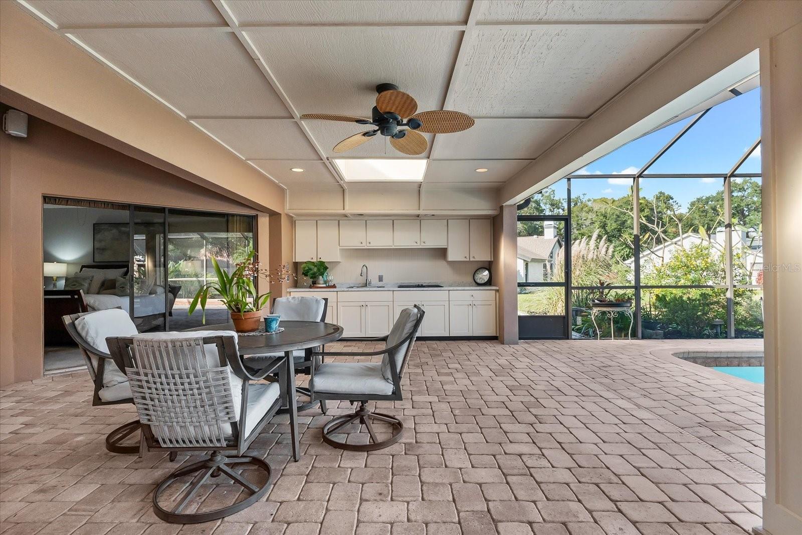 Listing photo id 37 for 2309 Landing Way