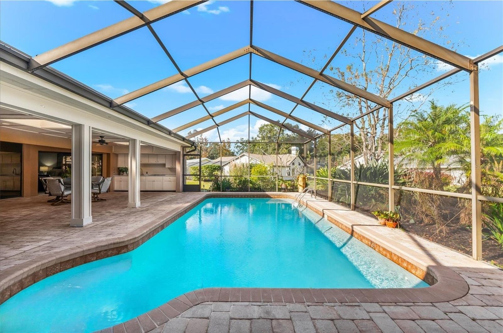 Listing photo id 40 for 2309 Landing Way