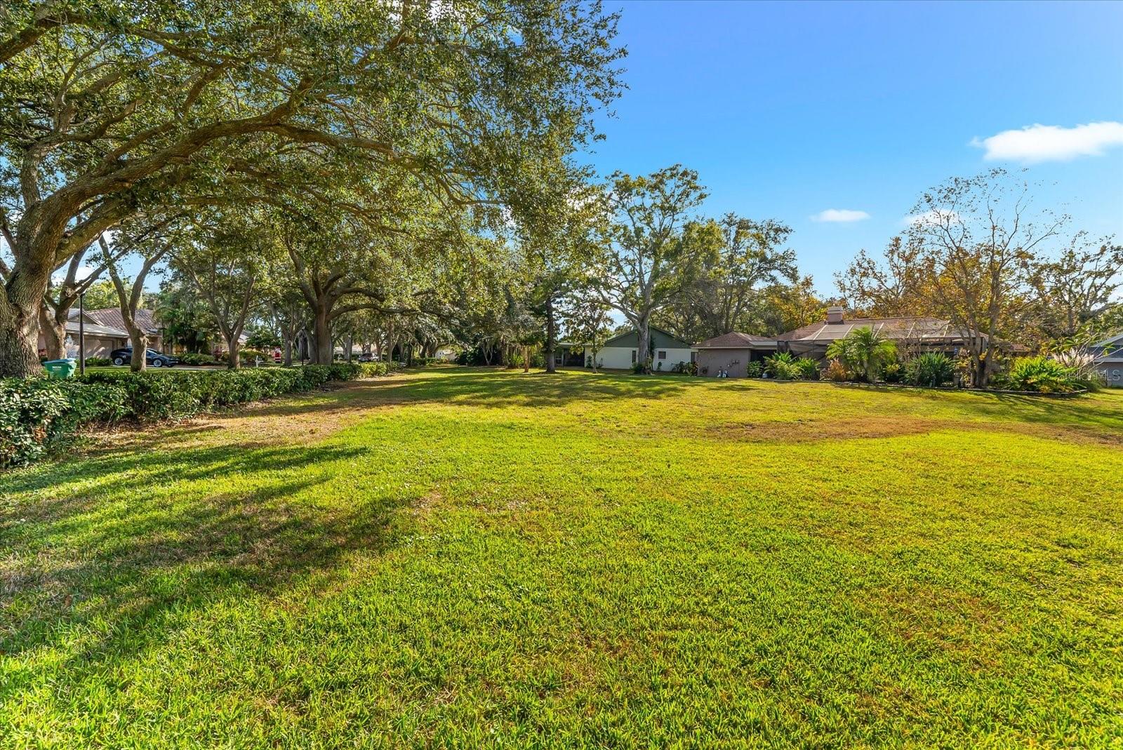 Listing photo id 47 for 2309 Landing Way