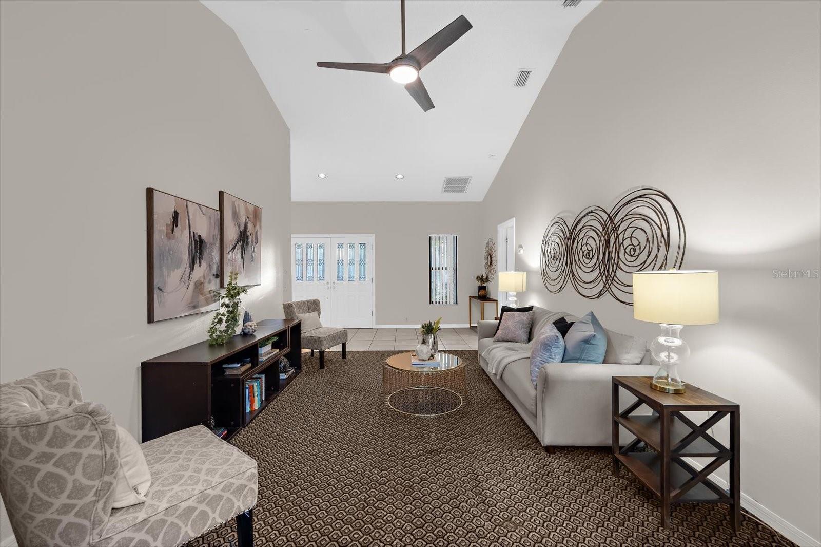 Listing photo id 3 for 2309 Landing Way