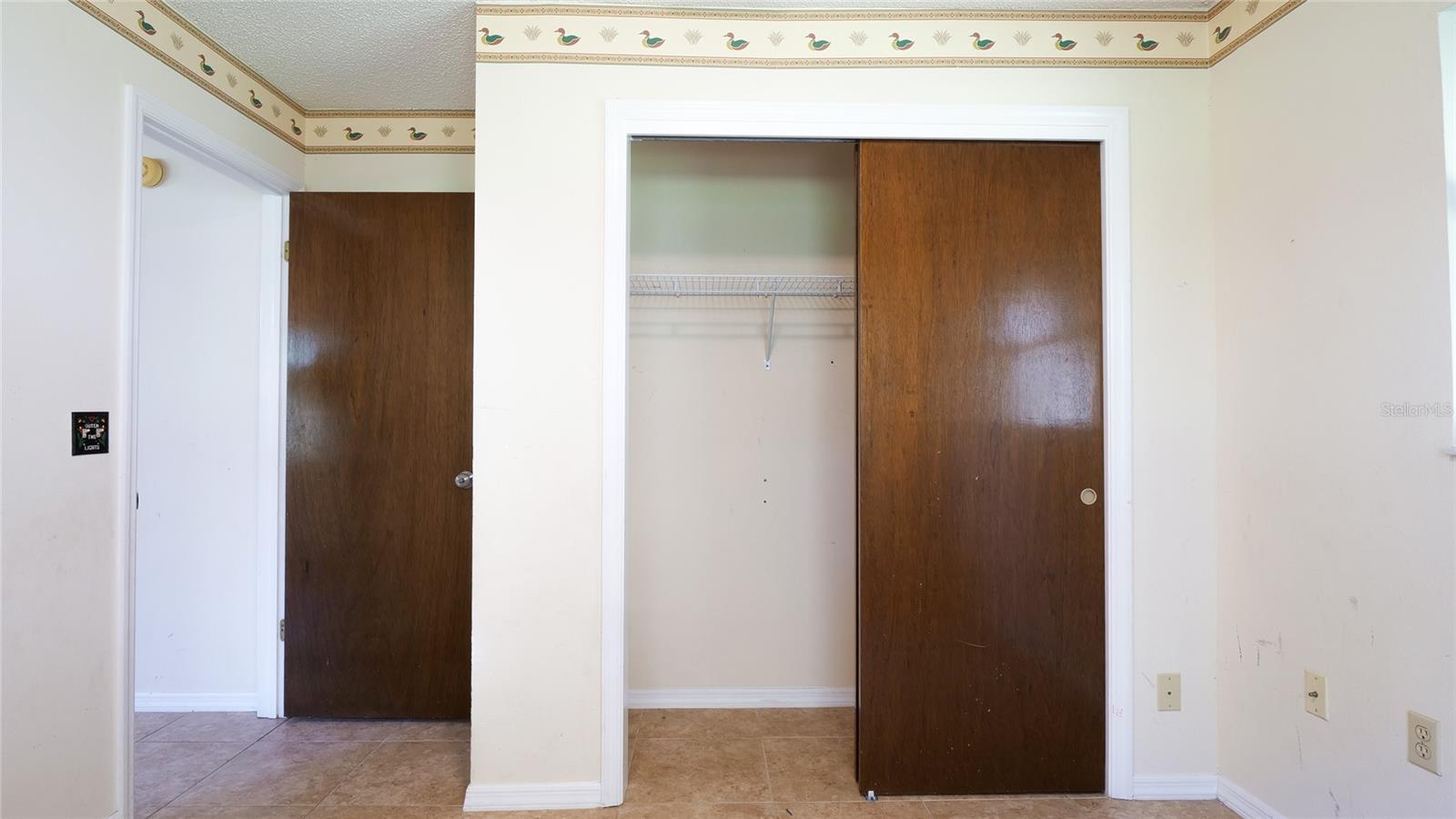 Image 19 of 38 For 10960 Echo Loop