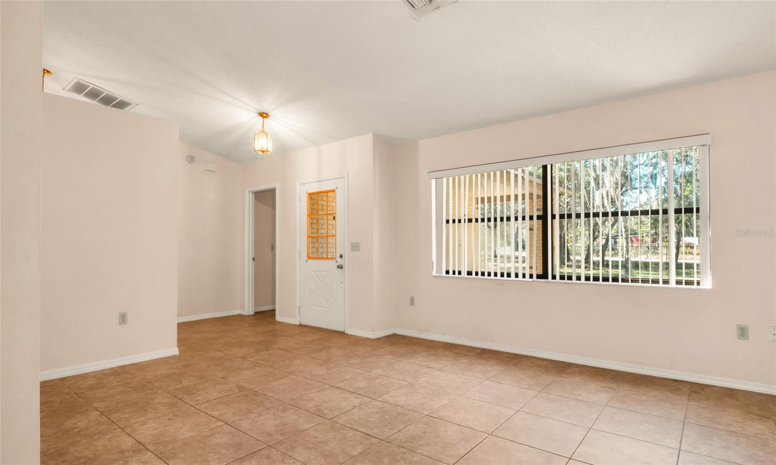 Image 2 of 38 For 10960 Echo Loop