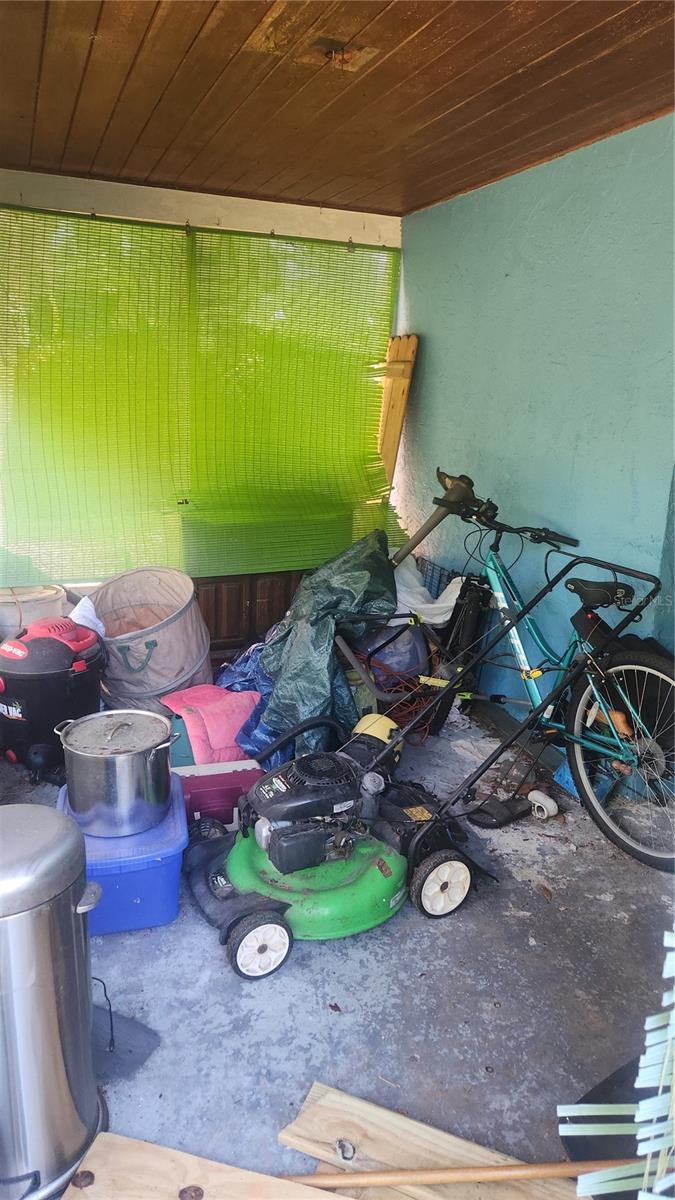 Image 22 of 27 For 736 San Christopher Drive