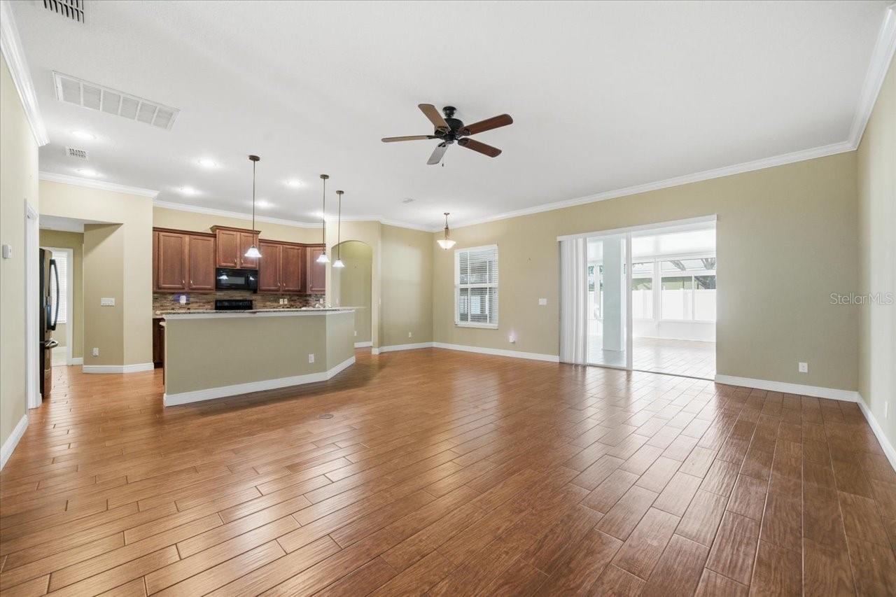 Image 10 of 39 For 3017 Via Siena Street