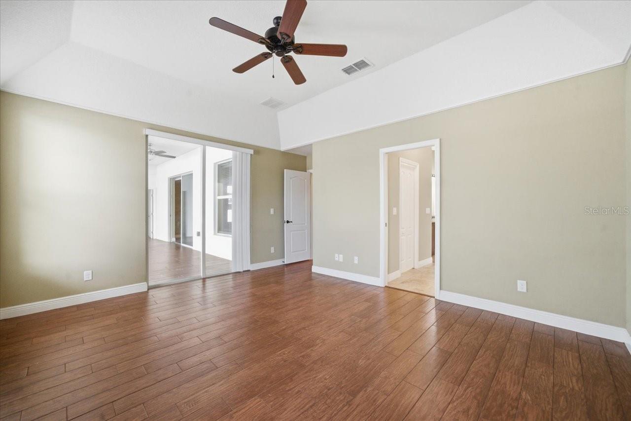 Image 21 of 39 For 3017 Via Siena Street