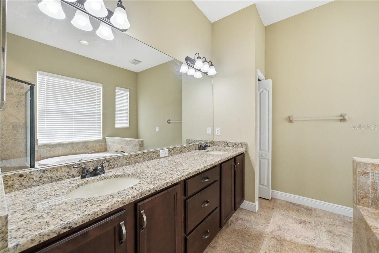 Image 23 of 39 For 3017 Via Siena Street