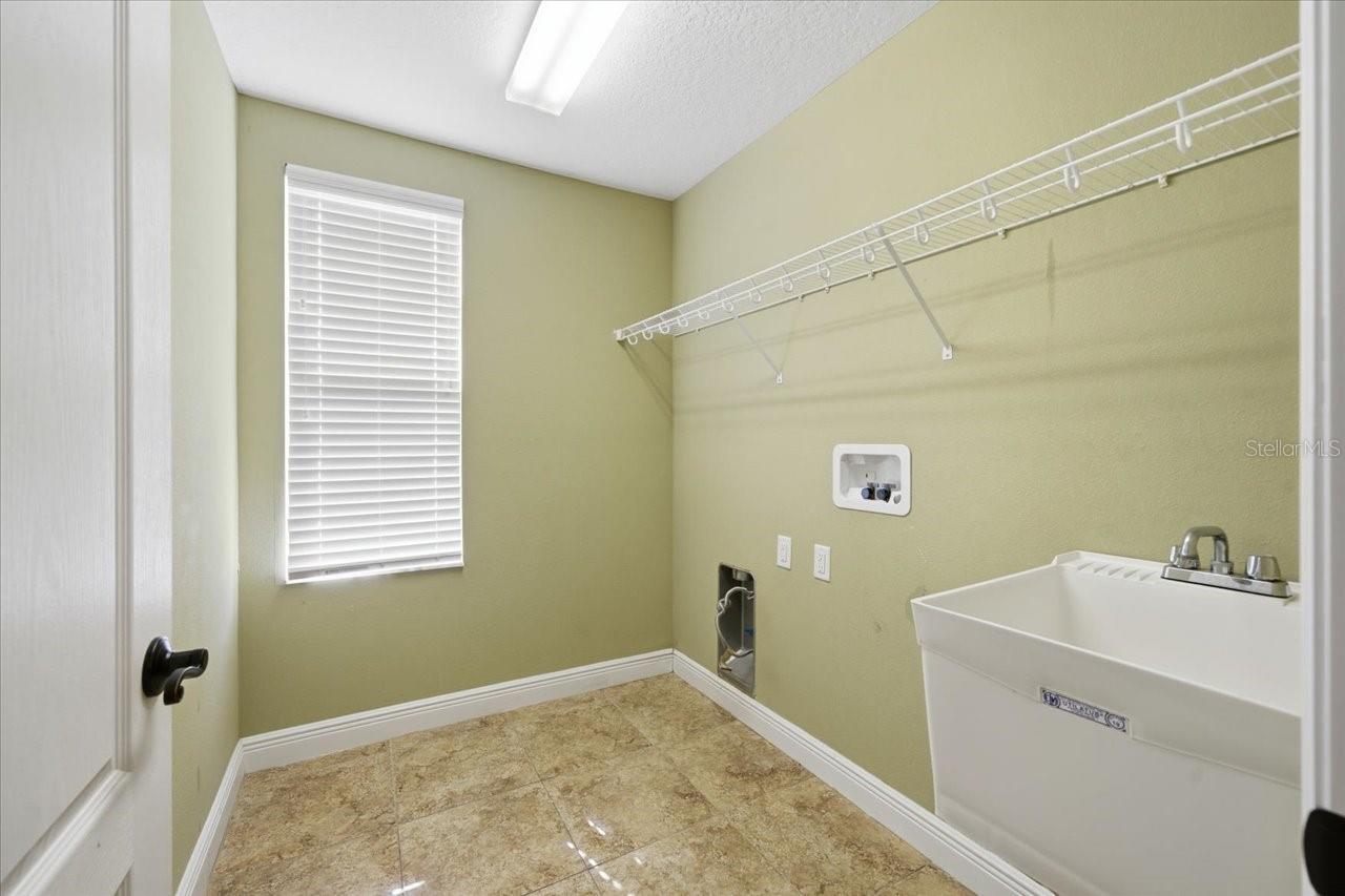 Image 35 of 39 For 3017 Via Siena Street