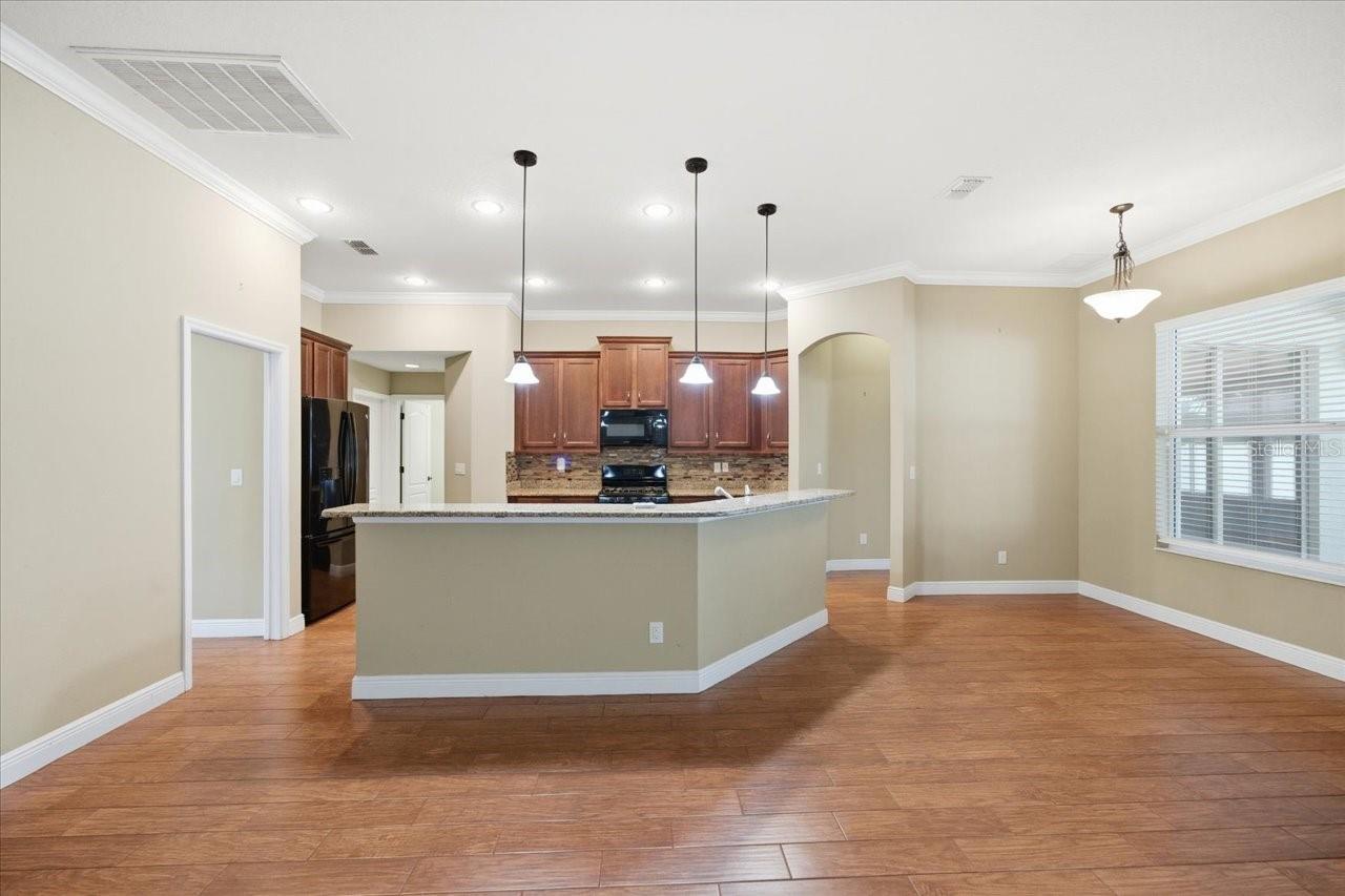 Image 4 of 39 For 3017 Via Siena Street