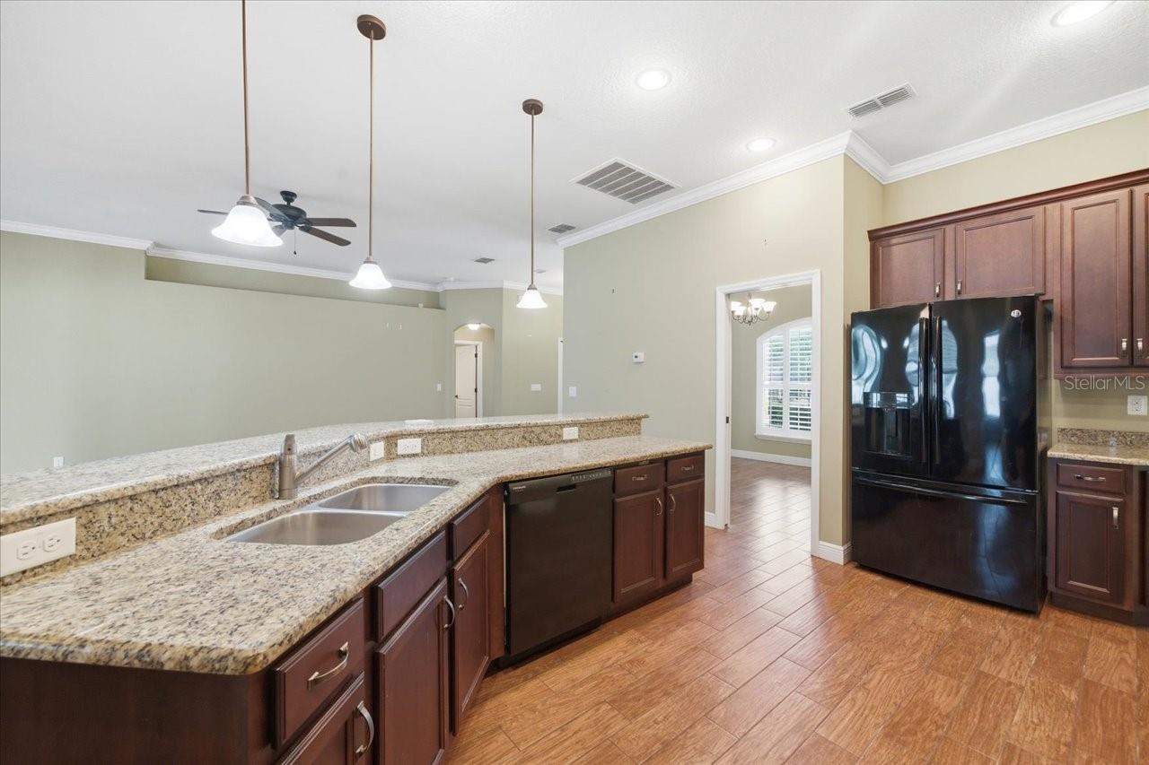 Image 6 of 39 For 3017 Via Siena Street