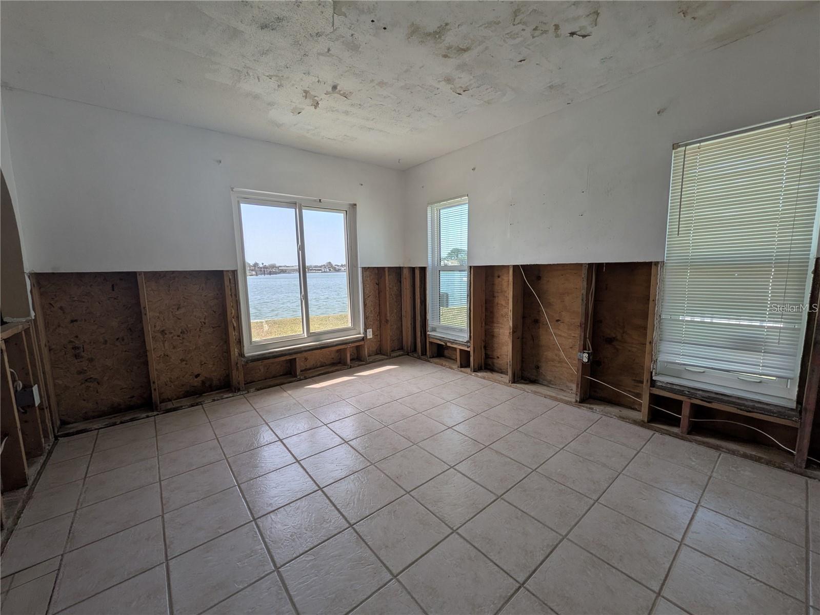 Image 15 of 20 For 5930 Bahama Way N