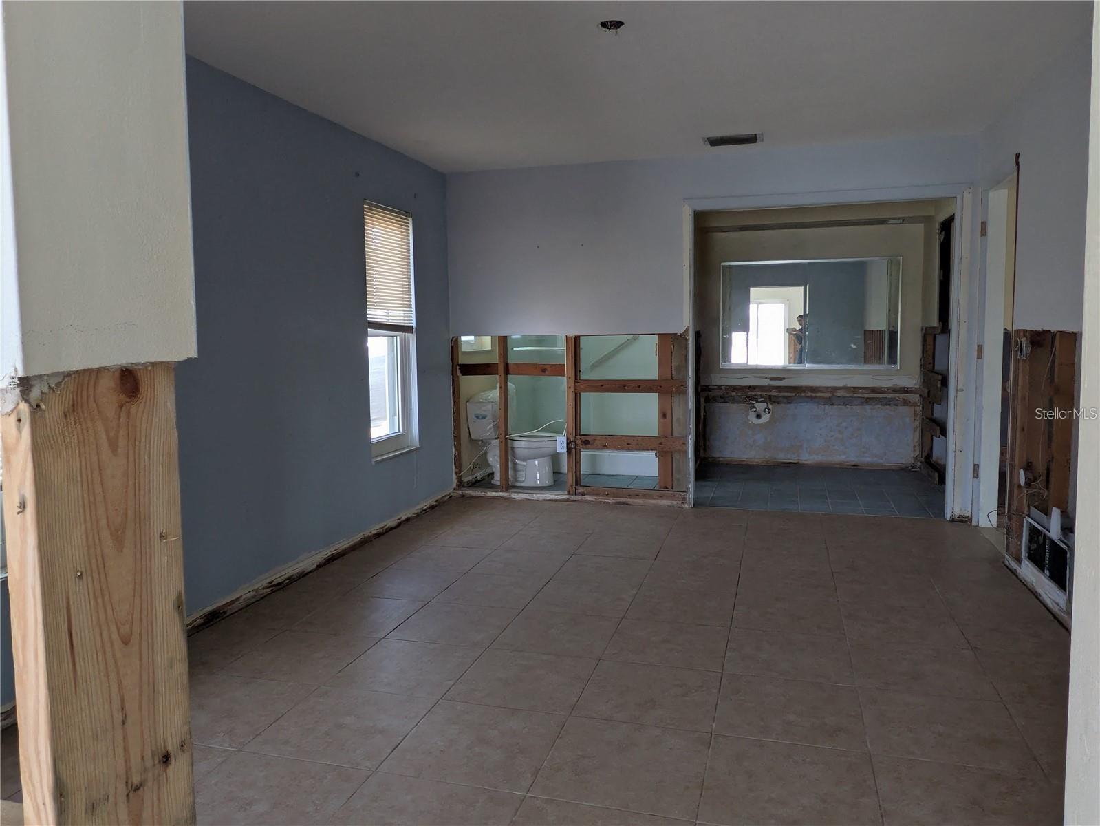 Image 17 of 20 For 5930 Bahama Way N