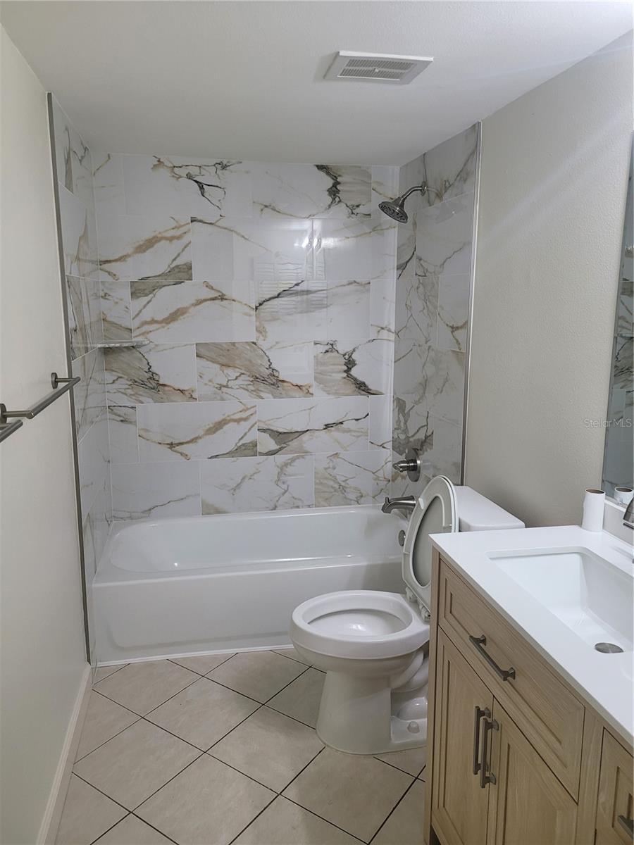 Image 10 of 18 For 10485 Carrollbrook Circle 120