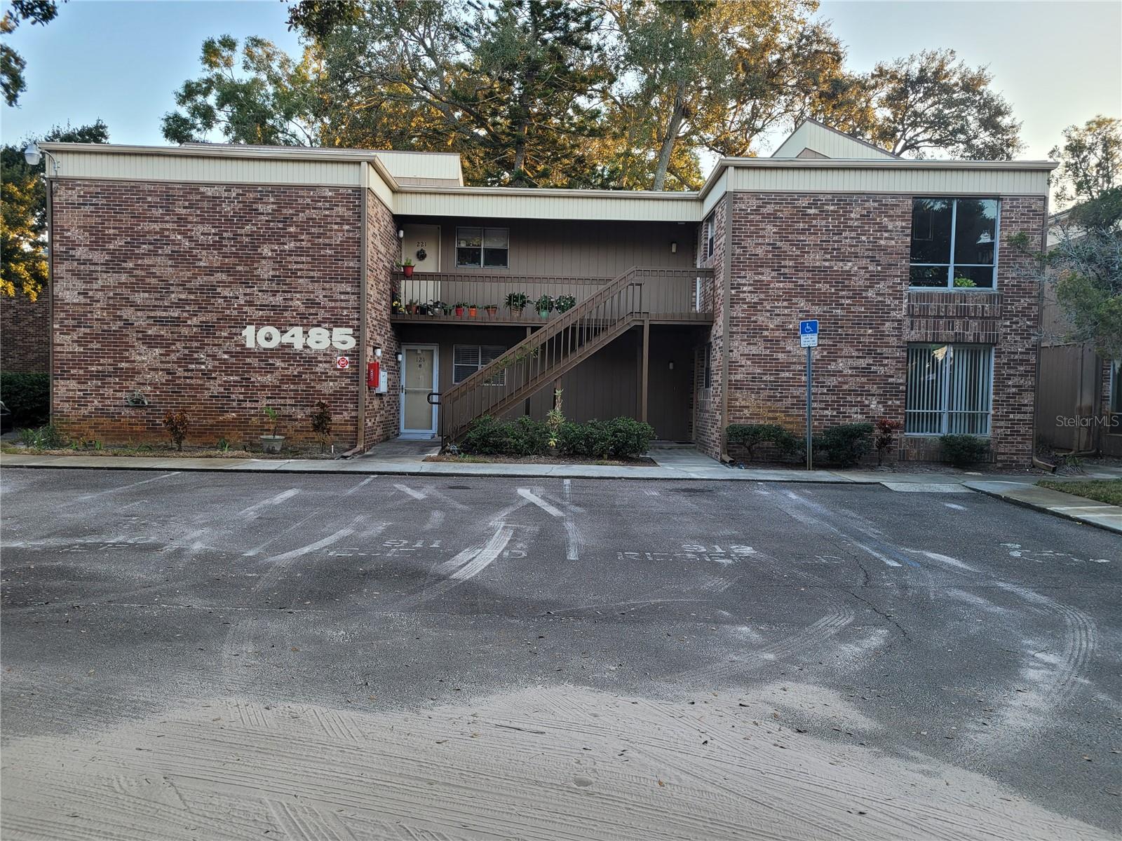 Image 2 of 18 For 10485 Carrollbrook Circle 120