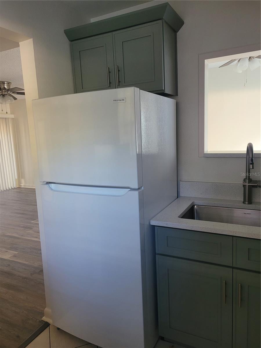 Image 7 of 18 For 10485 Carrollbrook Circle 120