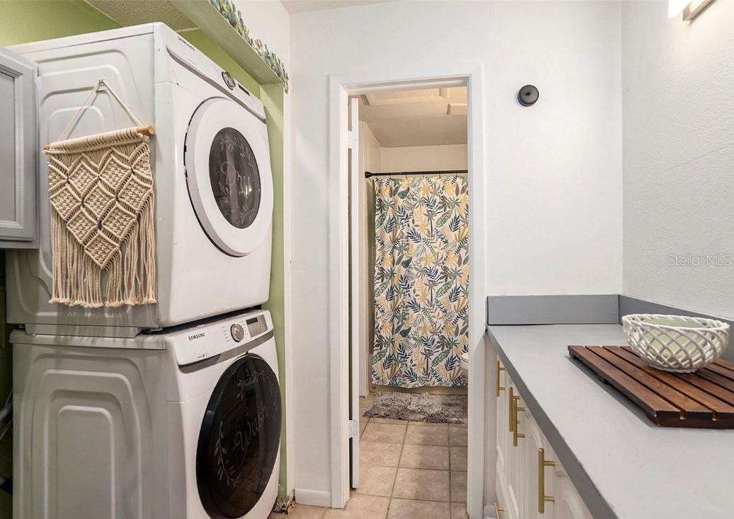 Image 23 of 30 For 15906 Country Farm Place