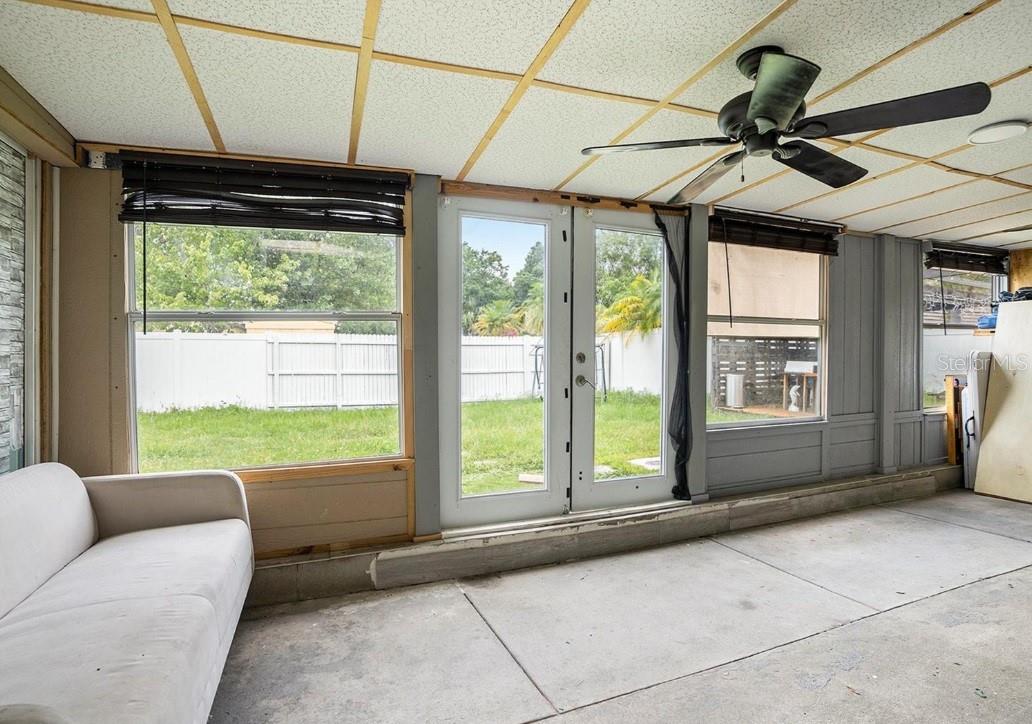 Image 24 of 30 For 15906 Country Farm Place