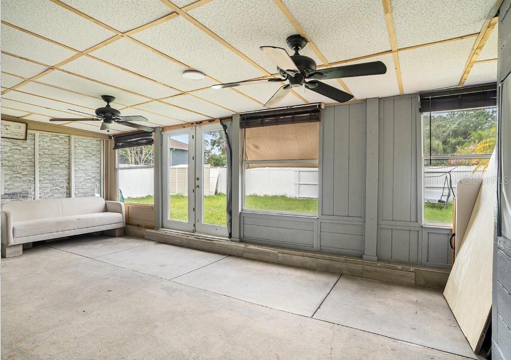 Image 25 of 30 For 15906 Country Farm Place