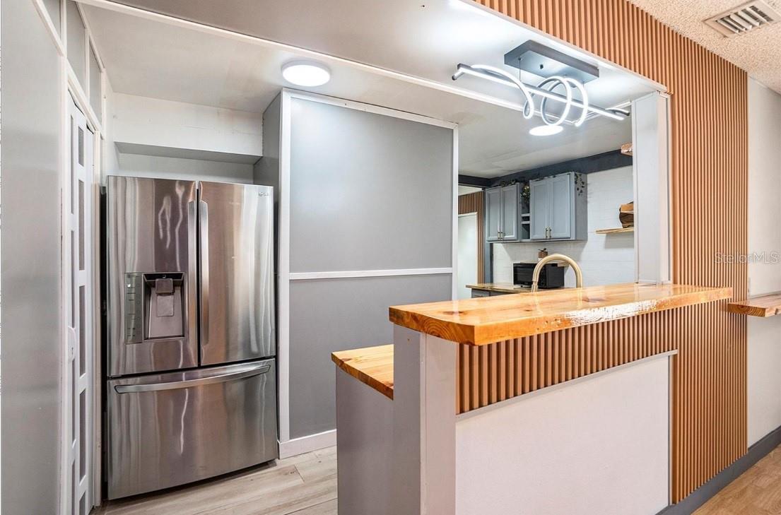 Image 9 of 30 For 15906 Country Farm Place