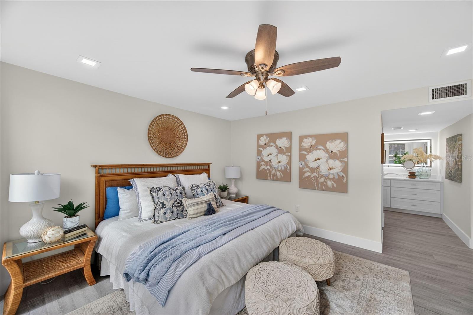 Image 15 of 42 For 19701 Gulf Boulevard 120