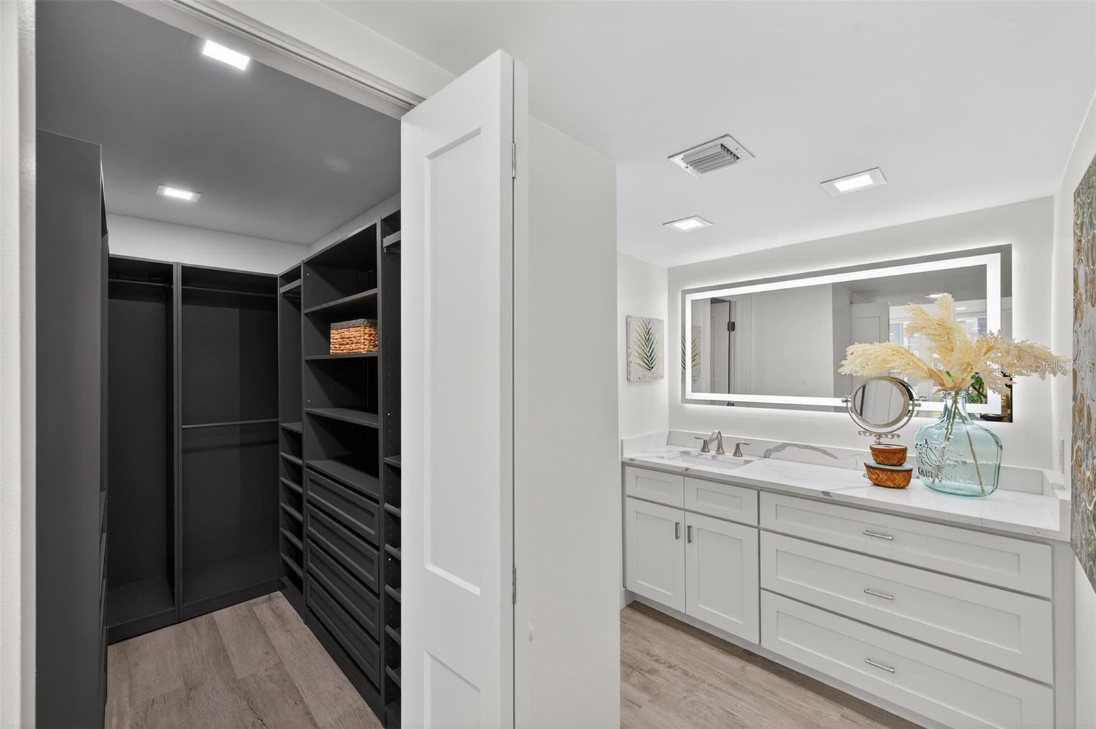 Image 20 of 42 For 19701 Gulf Boulevard 120