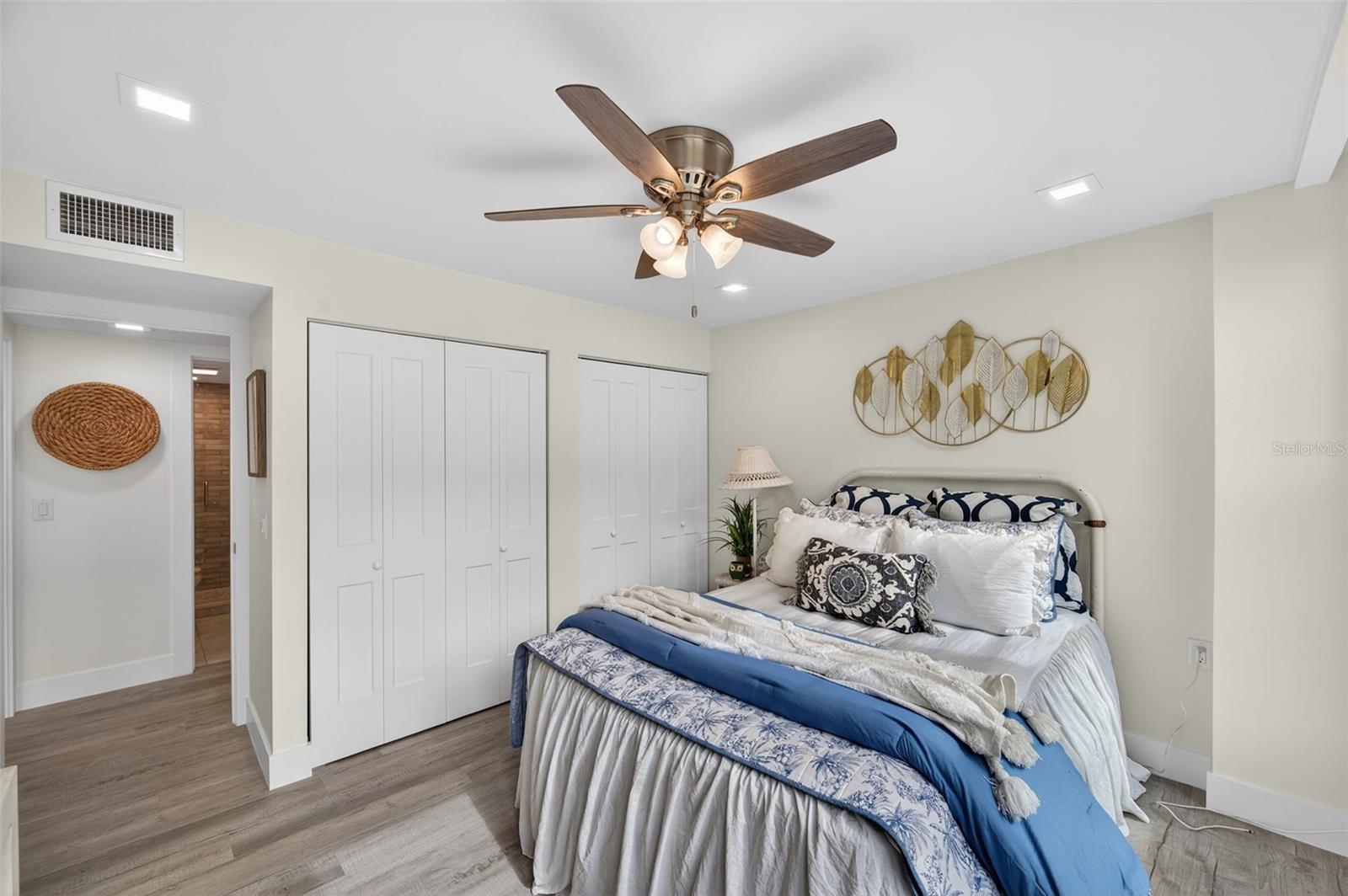 Image 9 of 42 For 19701 Gulf Boulevard 120